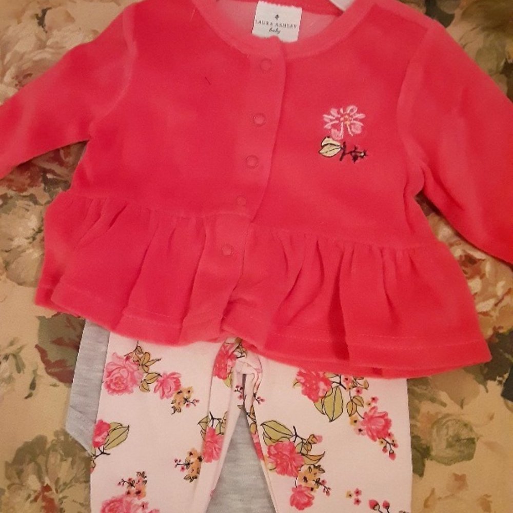 Camelia 3-Piece Set for Baby Girl (0-3 Months)